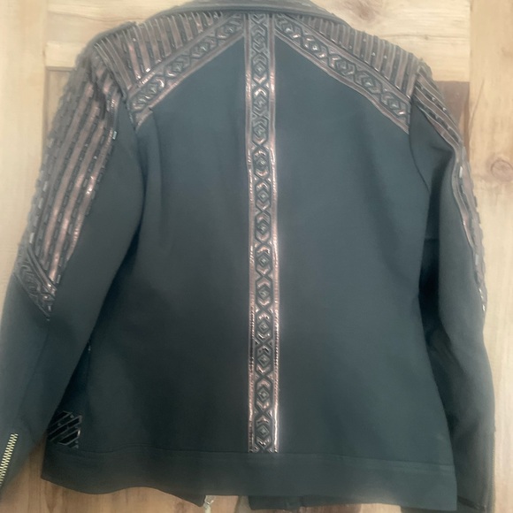 Green Custom made Designer from India Jacket with Geometric Pattern - Picture 5 of 11